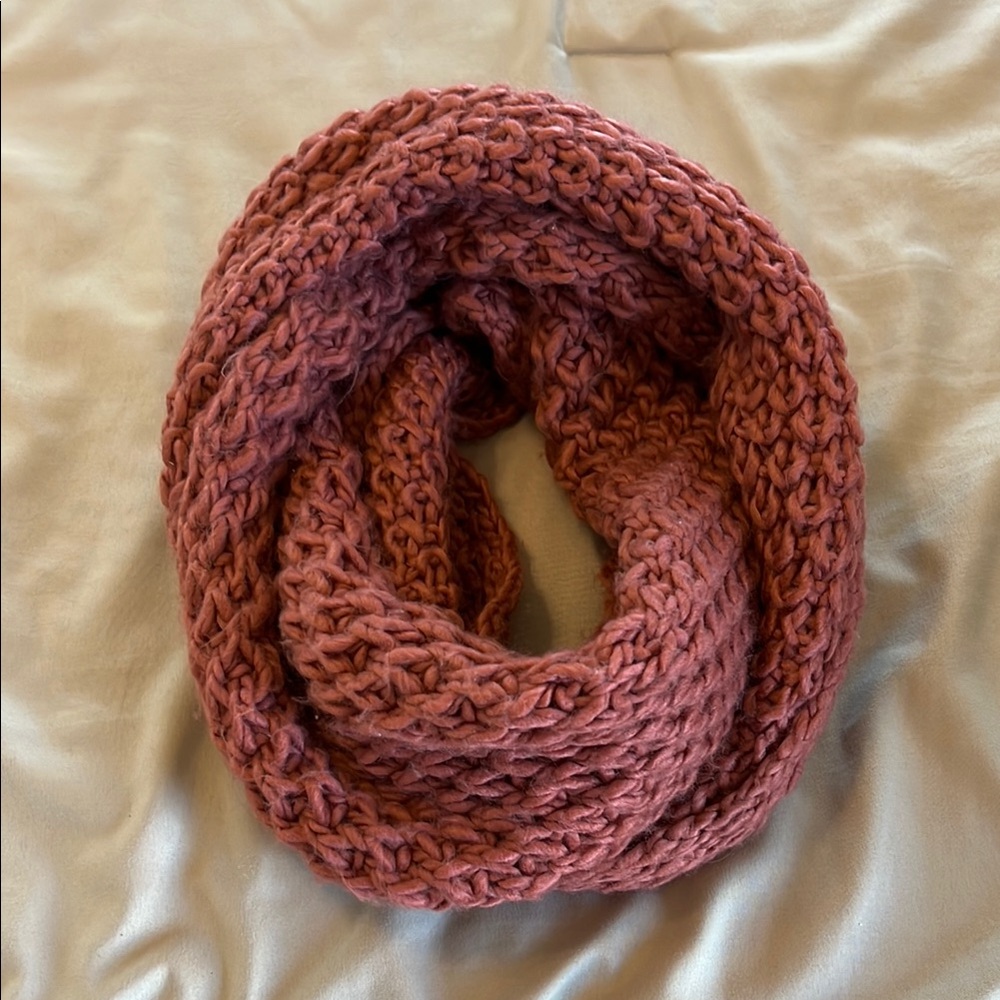 Dark Pink Chunky Knit Scarf with Textured Pattern